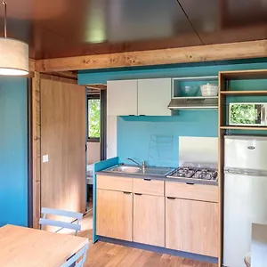 https://camping-fort-de-janas.fr-provencehotel.com